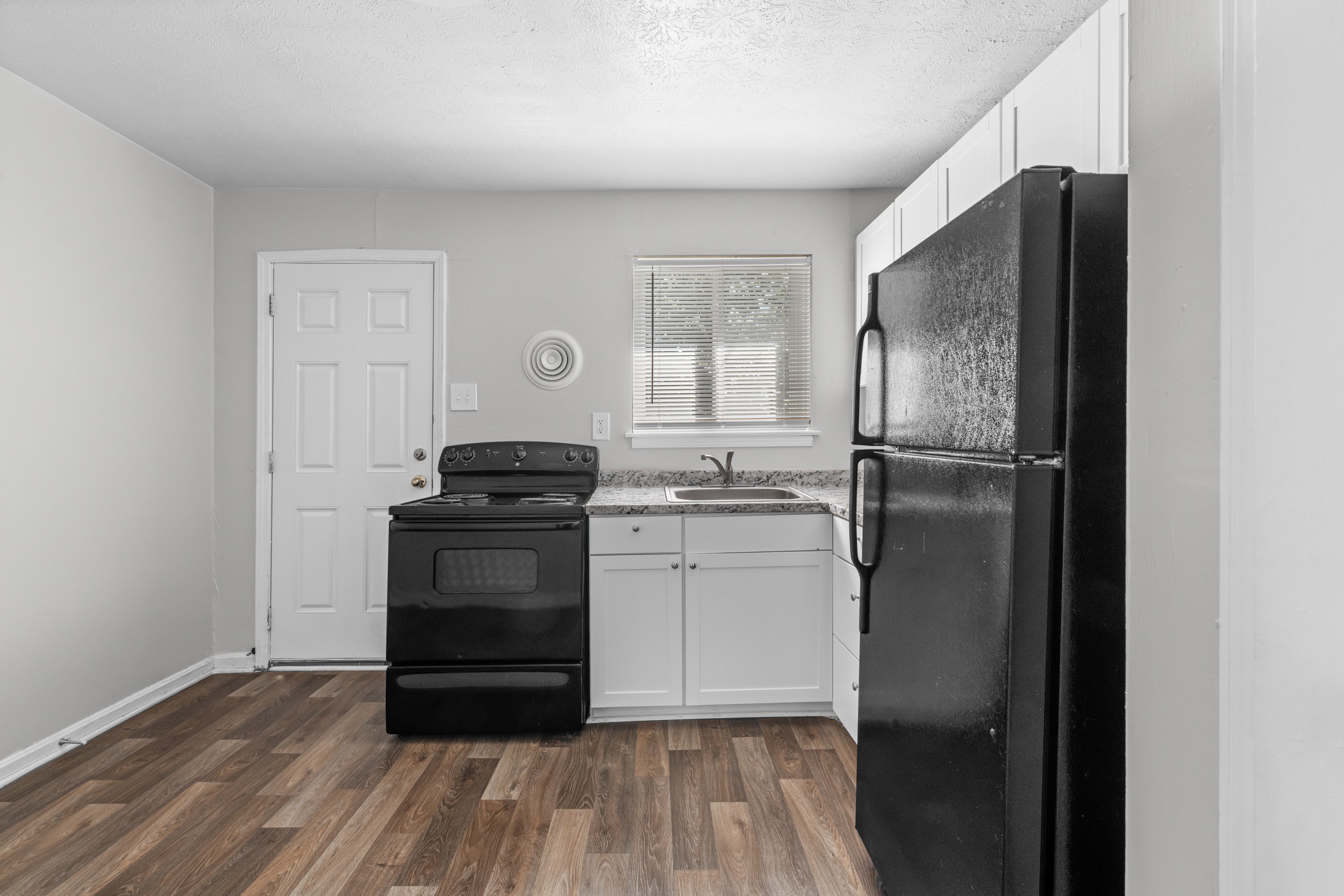 kitchen at Midwood 555 apartments Situated in Marietta area at 555 Little St SE